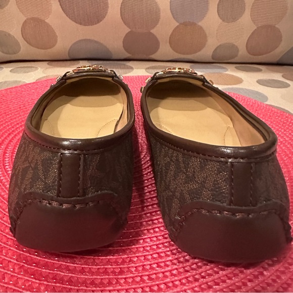 MICHAEL KORS-EUC Women’s Fulton Signature PVC Slip On Ballet Flat Shoes US S6.5 - Picture 3 of 5
